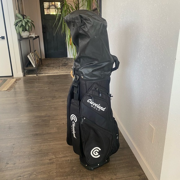 Cleveland Golf Clubs Full  Set - Picture 1 of 6